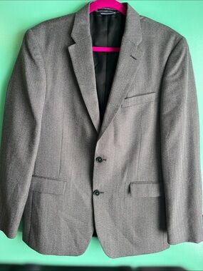 Men's Gray Two-Button Blazer - Classic Tailored Fit